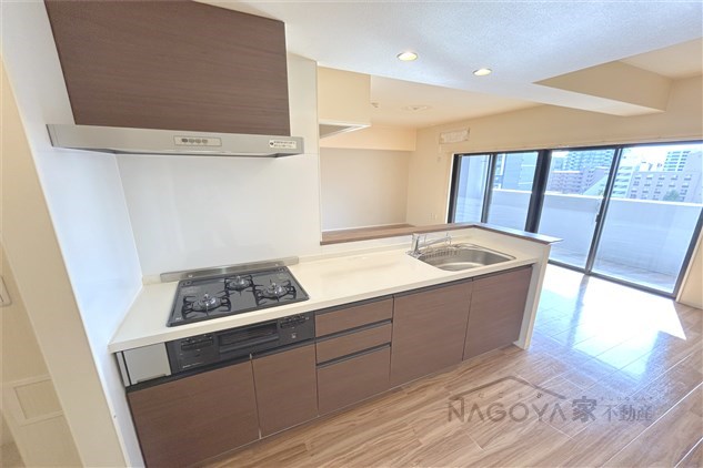 ラトゥール代官町EAST キッチン