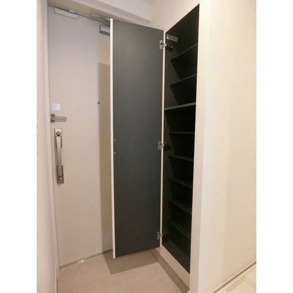 リブリ・覚王山Ⅰ 玄関