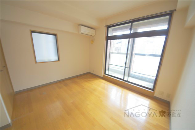 エスタシオン新栄 リビング