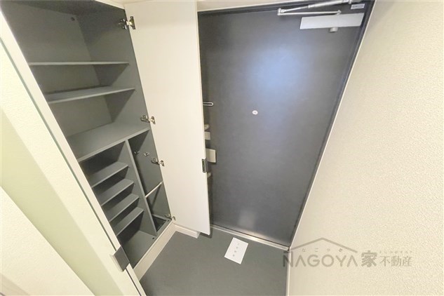 プレサンスNAGOYA覚王山 玄関