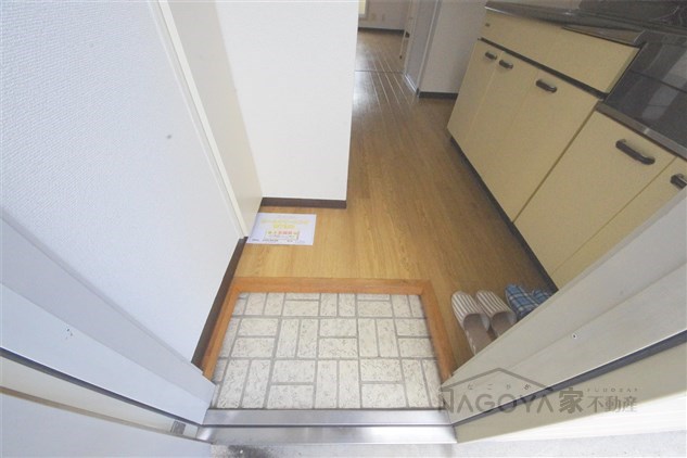 ラ・フォーレ駒方B棟 玄関