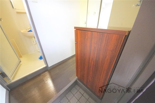 グランパス筒井 玄関