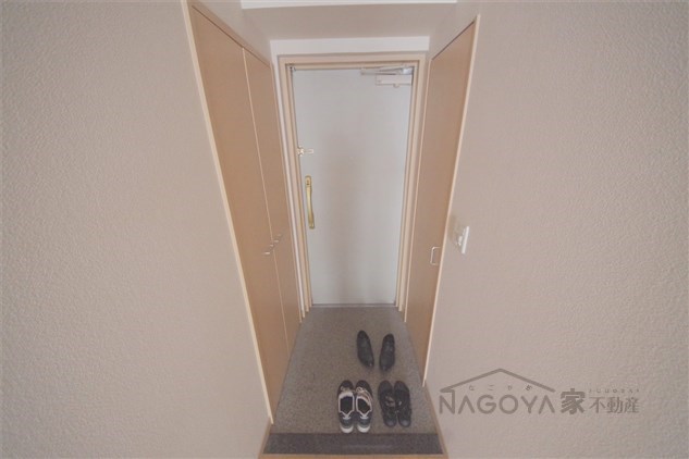 メゾン・グランドゥール 玄関