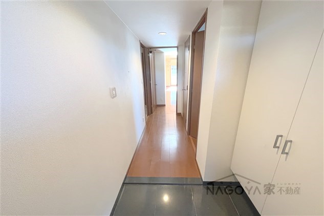 アイユー八事 玄関