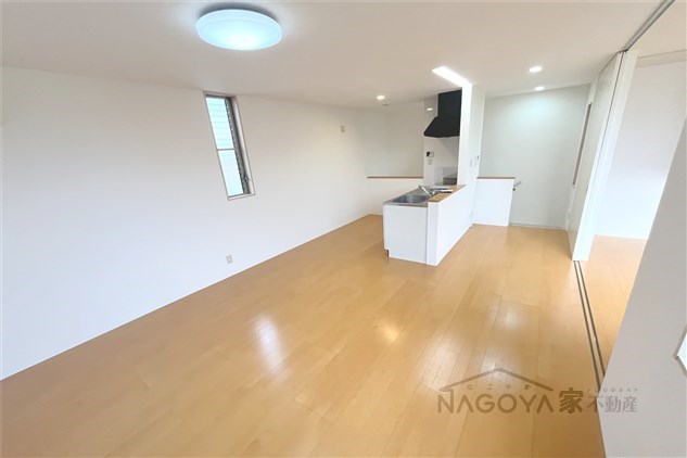 ユニキューブ希望ヶ丘 リビング