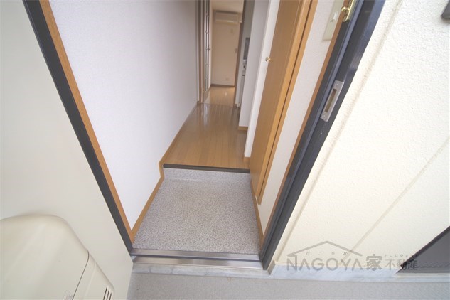 アンプルールフェールVert 玄関