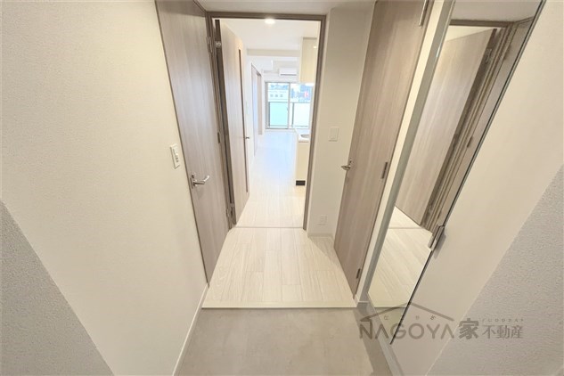 プレサンス上前津ディアシス 玄関