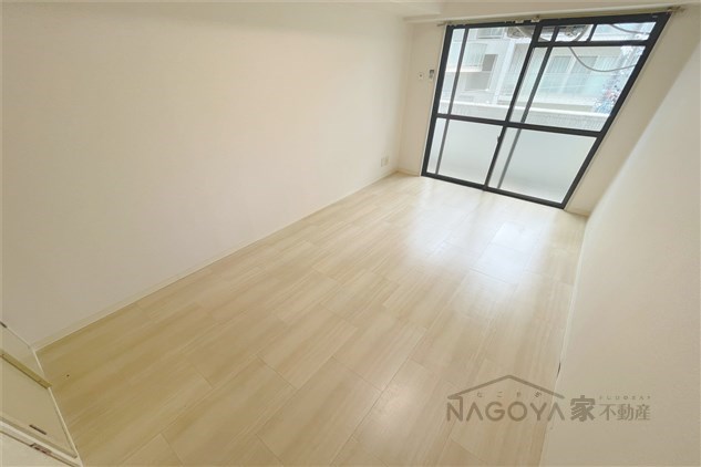 フォレスト今池 リビング