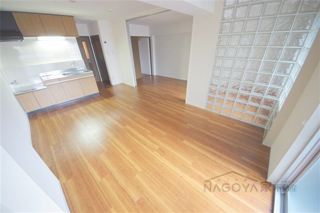 三秀レジデンス リビング