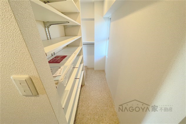 三秀レジデンス 玄関