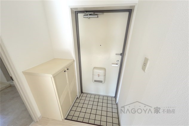 プロクシィスクエア松原 玄関