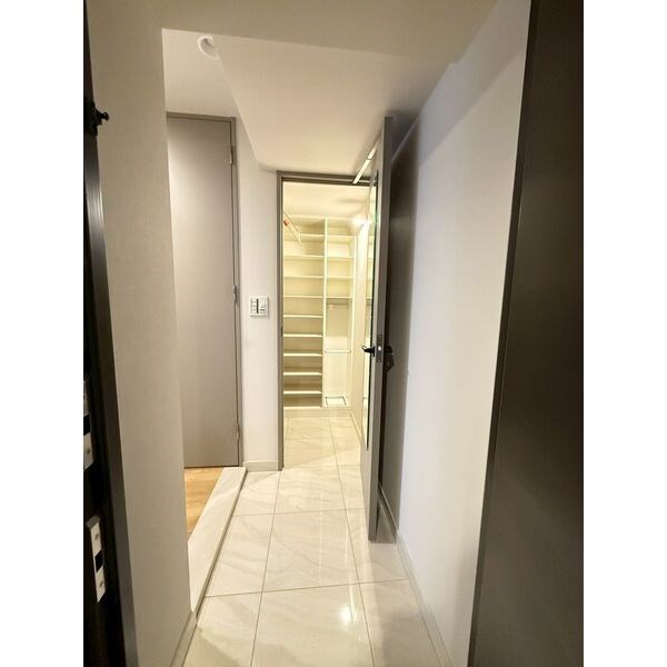 ローレルアイ名古屋大須 玄関