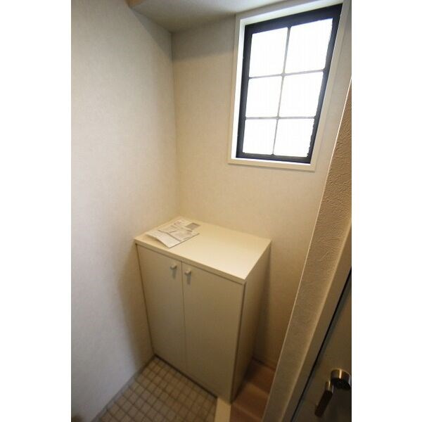 LIFE壱番館 玄関