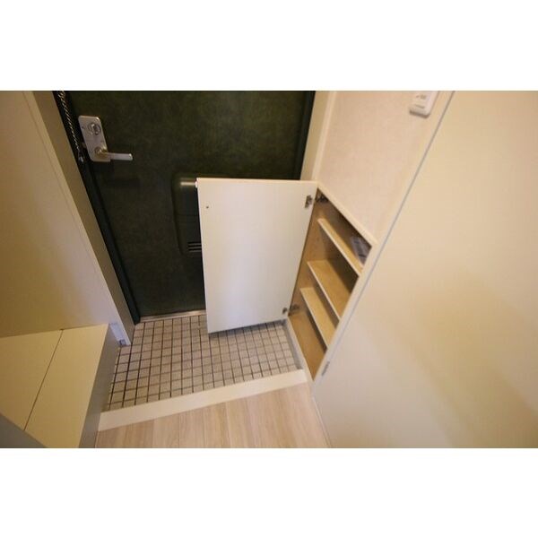 LIFE壱番館 玄関