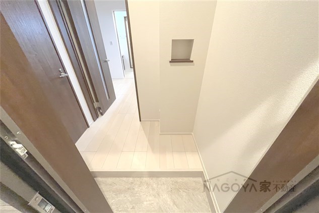 REGALEST SKY 志賀本通 玄関