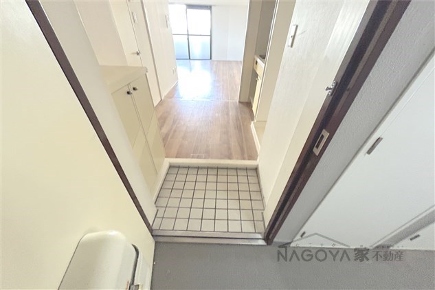 プロクシィスクエア松原 玄関