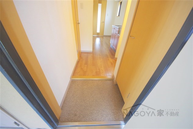 ソレアード関戸 玄関