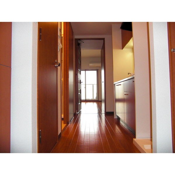 レーベスト平安 玄関