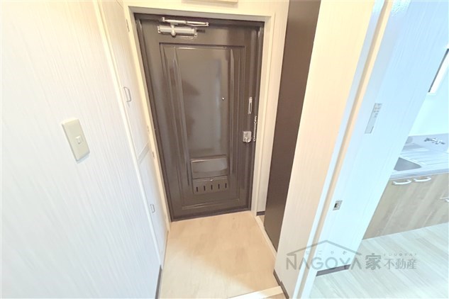 ガーデンパレス桜山 玄関