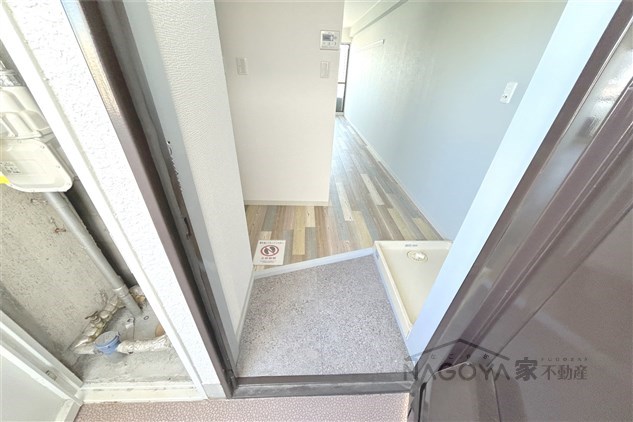 ガーデンパレス桜山 玄関