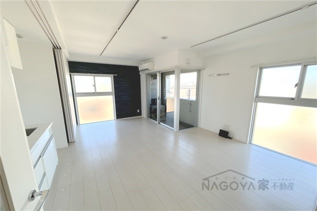 SPACE CUBE HONJIN リビング