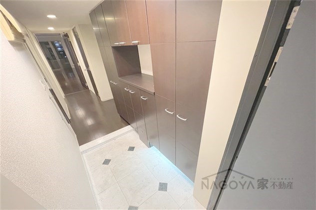 ライオンズガーデン東別院 玄関