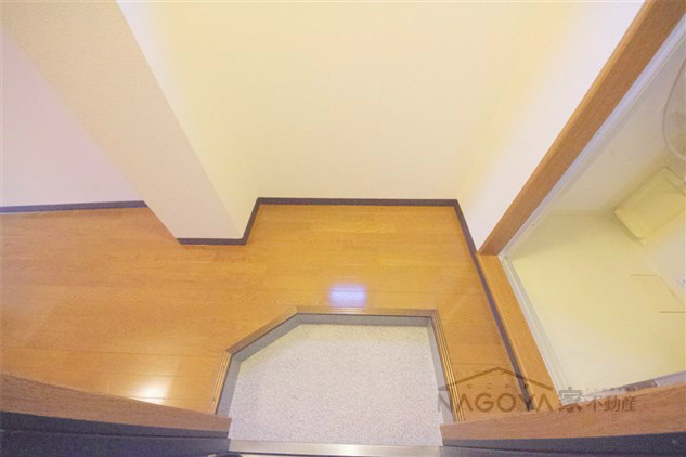 江戸清ビル 玄関