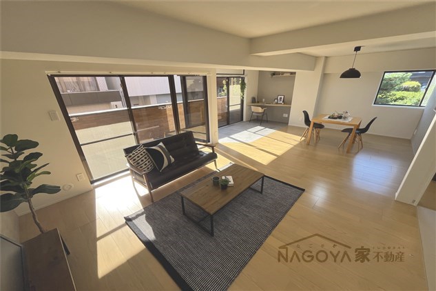 ルモン覚王山 リビング