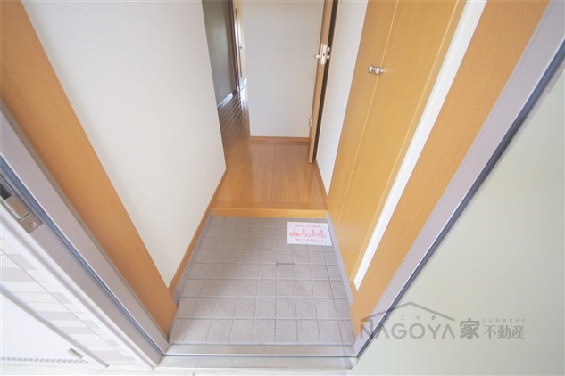 フロンティアハイツ吹上 玄関