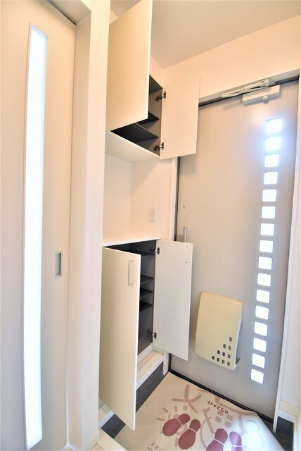 ガーデンヒルズ牧野ヶ池 玄関