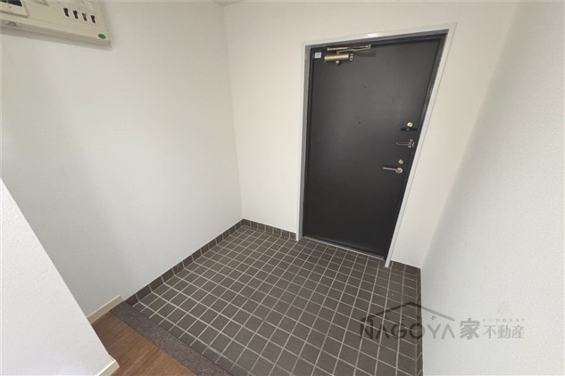 グランデ亀の井 玄関