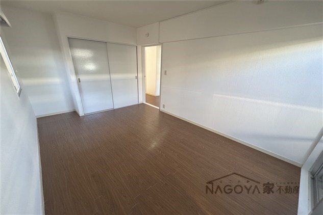 グランデ亀の井 ベッドルーム