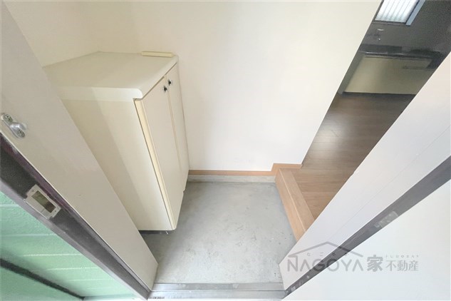 ラ・メゾン・ド・リリー 玄関