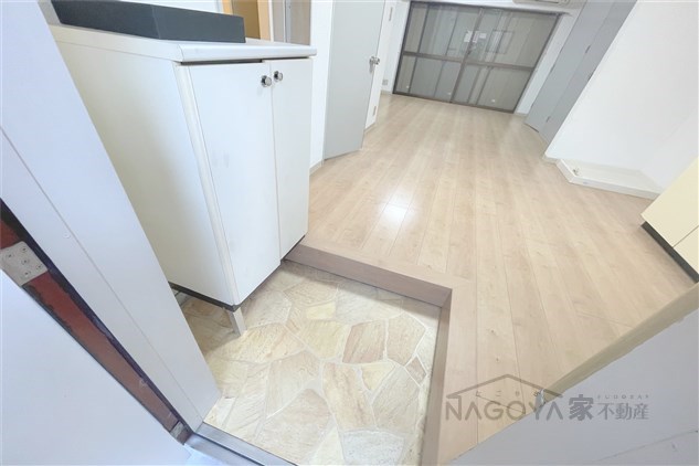 ラ・メゾン・ド・リリー 玄関