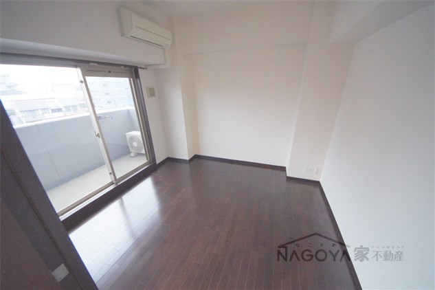 プレミアムコート名古屋金山インテルノ リビング