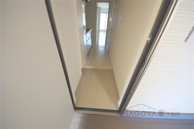 サンライズ滝子 玄関