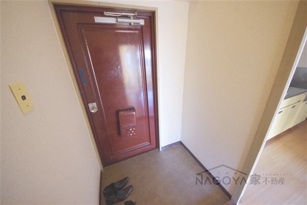 ラッフル徳川 玄関