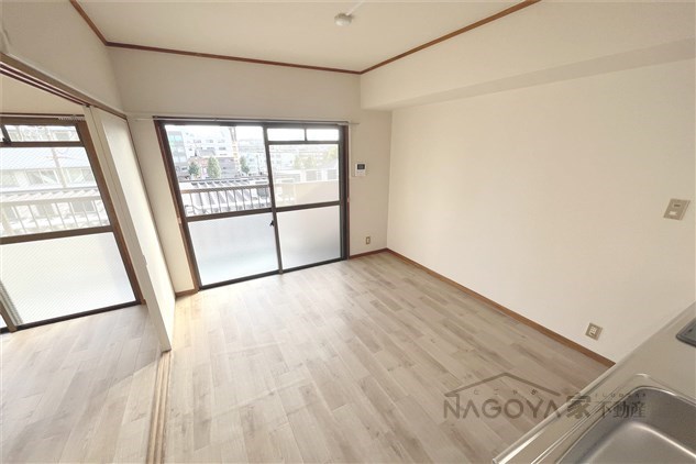 ヴィラ・フローラ リビング