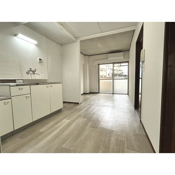 マルトウビル リビング