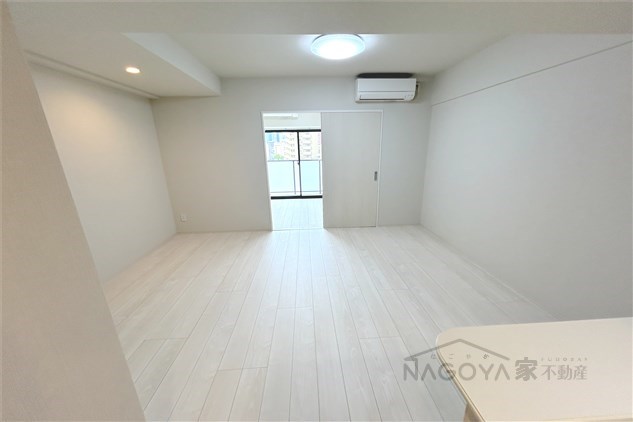 ロイジェント日吉Ⅱ リビング