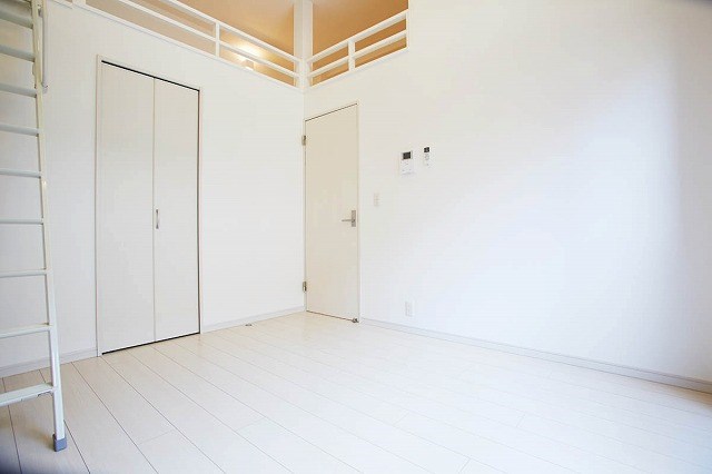 Sunlit garden リビング