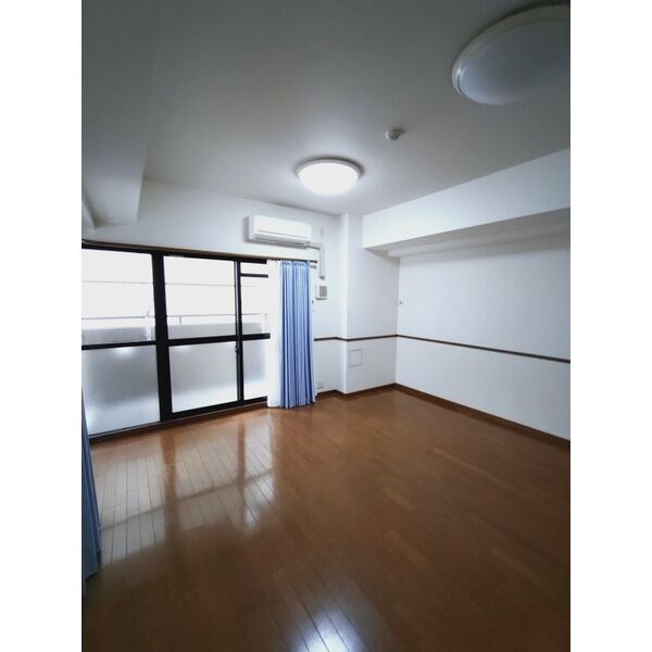 プリモーラ鶴舞公園 リビング