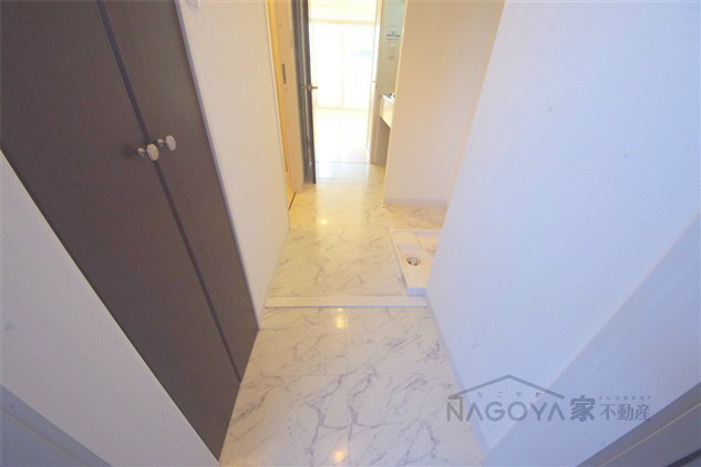 フローライト徳川 玄関