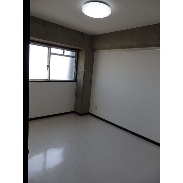 第３シャトーこがね リビング