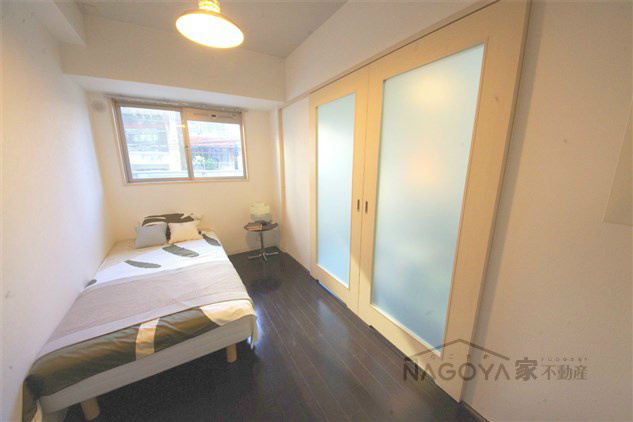 フォレシティ新栄 ベッドルーム