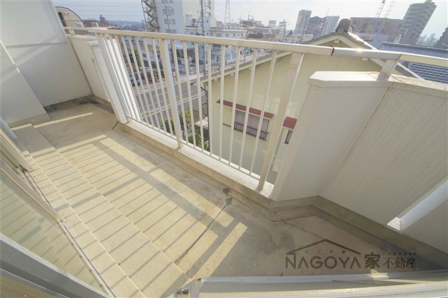 グランドハイツ八勝 ベランダ