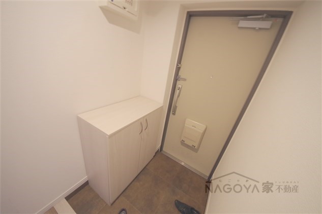 リノヴェール本山 玄関