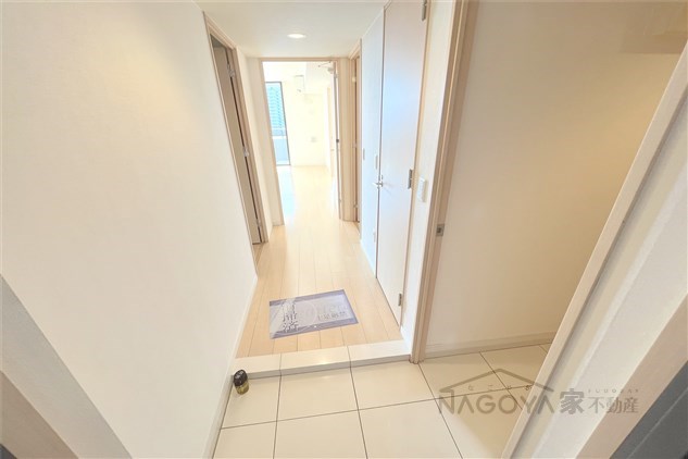 グラン・アベニュー栄 玄関