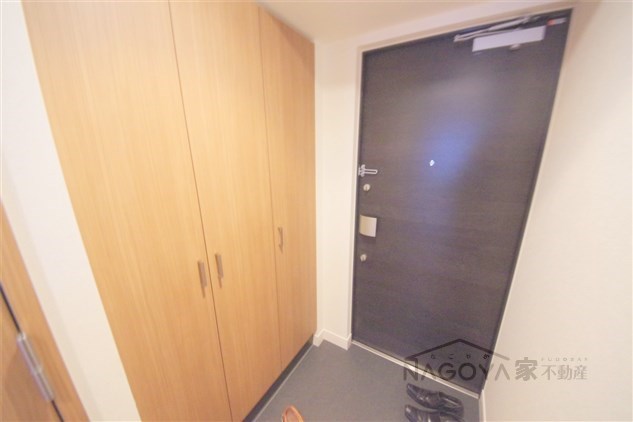 プレサンス金山デュアル 玄関