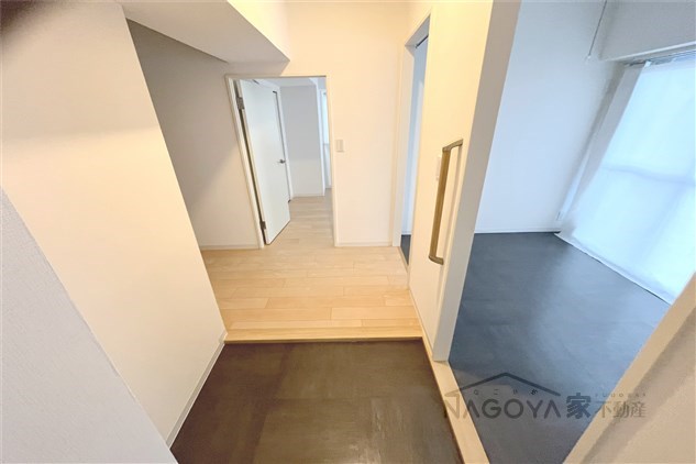 アーバンラフレ志賀5号棟 玄関